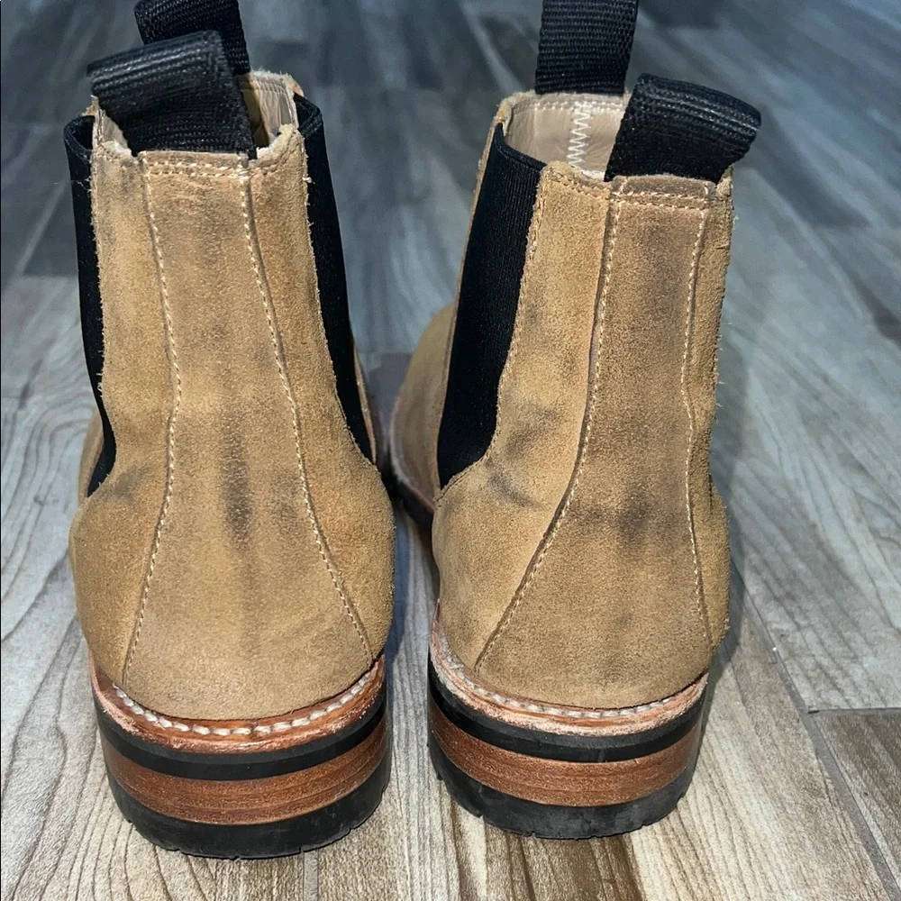 Men's Tan Suede Chukka Boot with Elastic Side Panels
